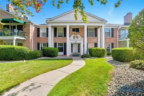 4243 W Bancroft St #106E, Ottawa Hills, OH 43615