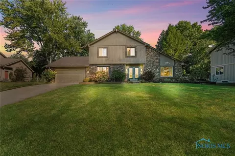 4550 Flanders Hill Ct, Toledo, OH 43623