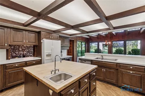 Kitchen - 04441 State Route 576, Bryan, OH 43506 photo 2 of 5