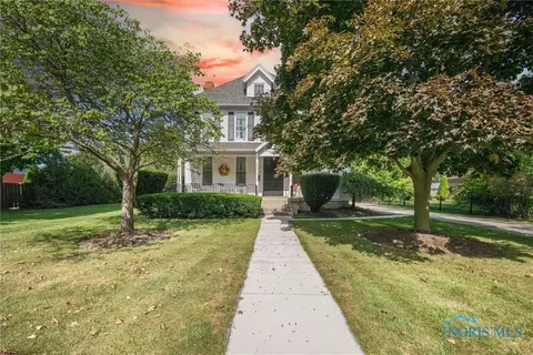 130 E Water St, Oak Harbor, OH 43449