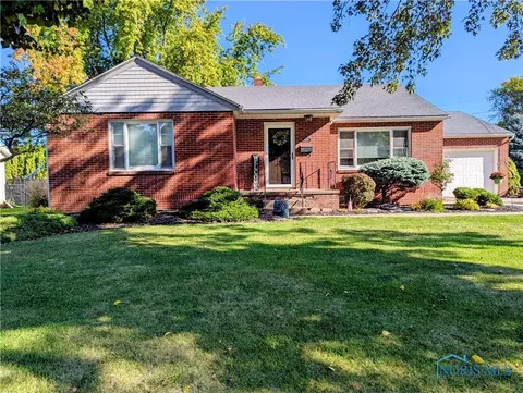 604 W Leggett St, Wauseon, OH 43567