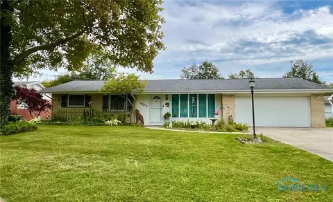 4320 Clarewood Dr, Toledo, OH 43623