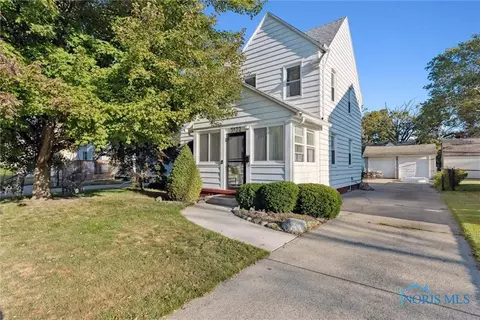 3132 Winston Blvd, Toledo, OH 43614