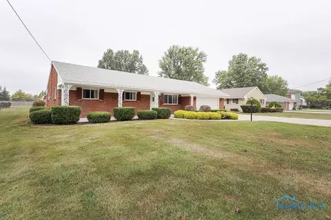 1539 Cass Rd, Maumee, OH 43537 photo 3