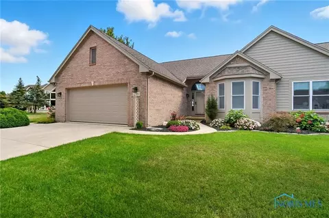 1529 Treetop Pl, Bowling Green, OH 43402
