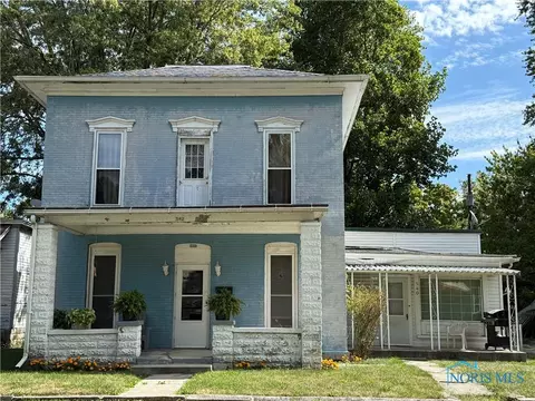540 N Poplar St, Fostoria, OH 44830