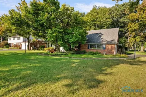4259 Rose Garden Dr, Toledo, OH 43623