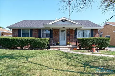 4422 283rd St, Toledo, OH 43611