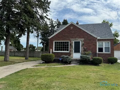 2318 Ottawa River Rd, Toledo, OH 43611