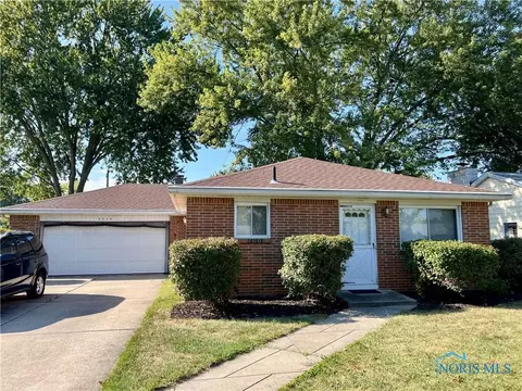 3626 Greenlawn Ct, Toledo, OH 43614