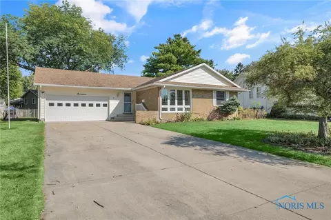 17 Karis St, Waterville, OH 43566
