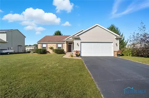7709 Fountain Dr, Holland, OH 43528