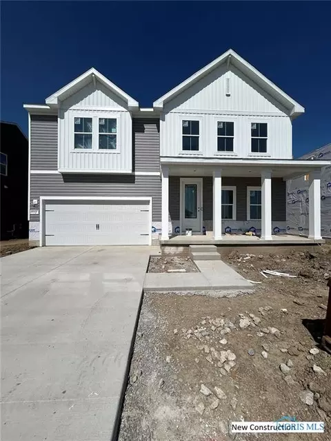 932 Darter Dr, Bowling Green, OH 43402