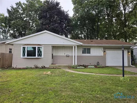 1489 Amesbury Rd, Toledo, OH 43612