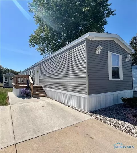 1048 N Main St #56, Bowling Green, OH 43402