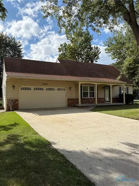 29987 Pemberville Rd, Millbury, OH 43447