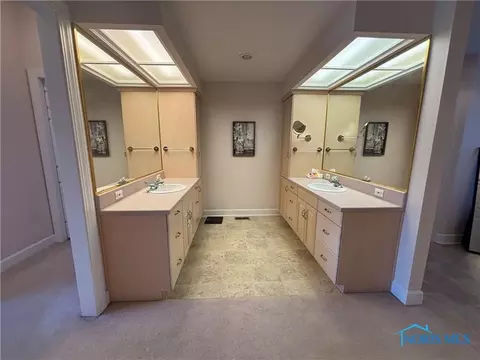 107 Deerfield Cir, Bryan, OH 43506 photo 13
