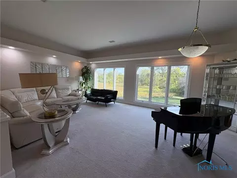 107 Deerfield Cir, Bryan, OH 43506 photo 6