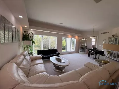 107 Deerfield Cir, Bryan, OH 43506 photo 14