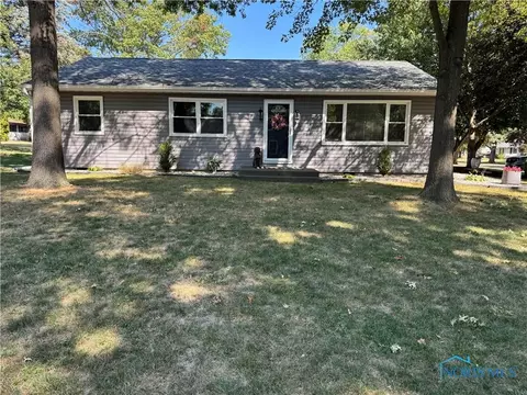 1202 Oakwood, Bryan, OH 43506