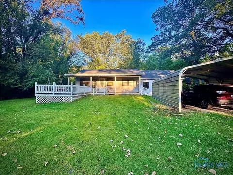 226 Perrine St, Holland, OH 43528