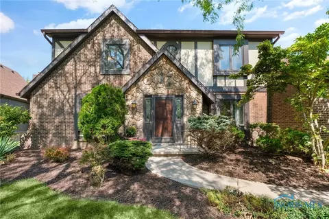898 Sandalwood Rd, Perrysburg, OH 43551