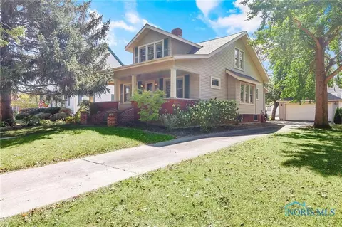 207 E 11th St, Genoa, OH 43430