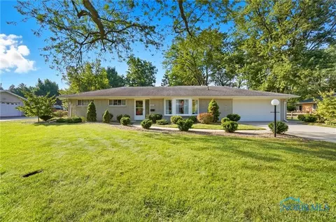 4757 Maryhill Rd, Sylvania, OH 43560