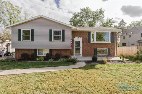 933 Laurel Ln, Findlay, OH 45840