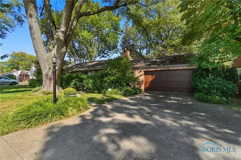 2810 Evergreen Rd, Toledo, OH 43606