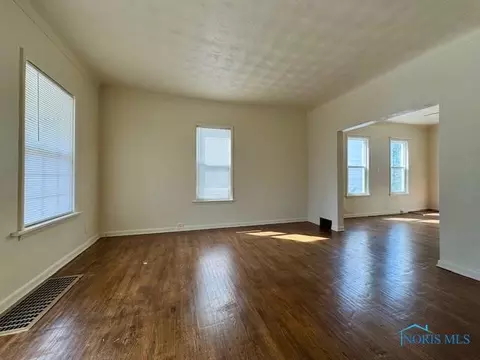 435 E Weber St, Toledo, OH 43608 photo 3