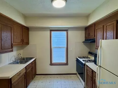 435 E Weber St, Toledo, OH 43608 photo 7