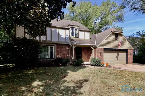 884 Bexley Dr, Perrysburg, OH 43551