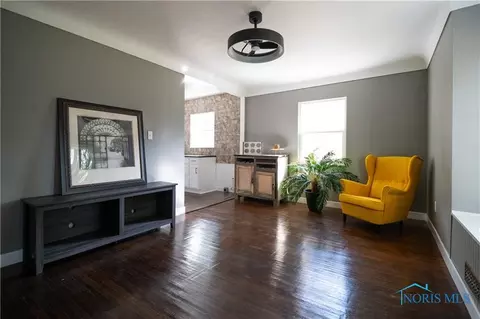 Living - 2728 Castleton Ave, Toledo, OH 43613 photo 2 of 2
