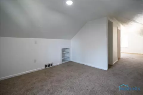 Bedroom - 2728 Castleton Ave, Toledo, OH 43613 photo 4 of 5