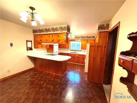 621 W Maple St, Deshler, OH 43516 photo 13