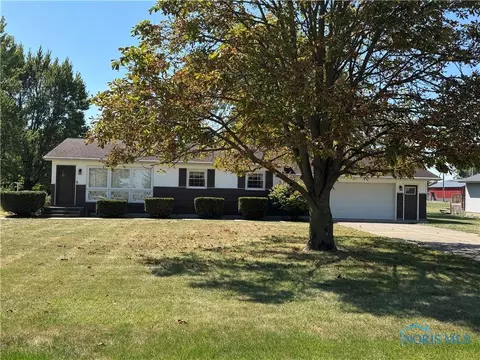 621 W Maple St, Deshler, OH 43516