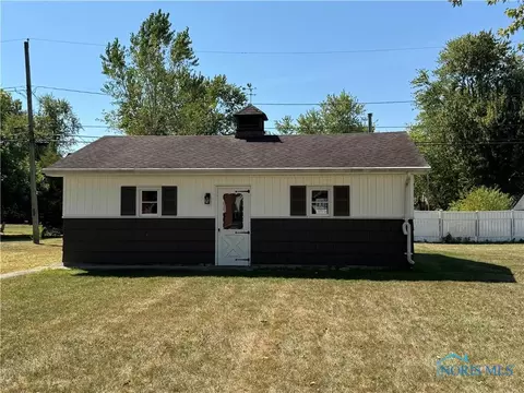 621 W Maple St, Deshler, OH 43516 photo 6