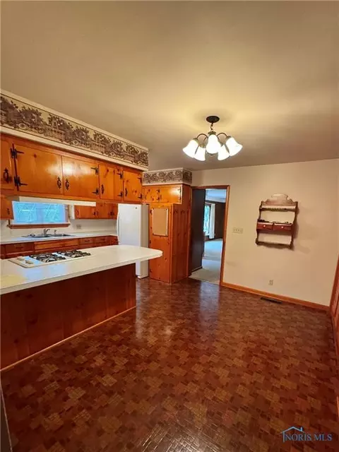 621 W Maple St, Deshler, OH 43516 photo 17