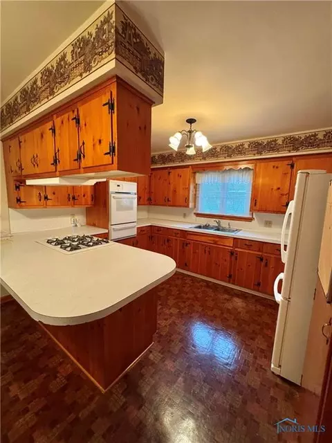 621 W Maple St, Deshler, OH 43516 photo 15