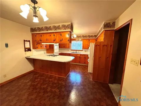 621 W Maple St, Deshler, OH 43516 photo 12