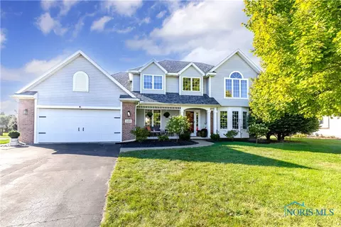 320 Ridgepoint Cir, Waterville, OH 43566