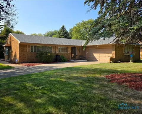 3205 Orchard Trail Dr, Toledo, OH 43606