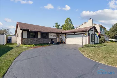 2566 Green Valley Dr, Toledo, OH 43614