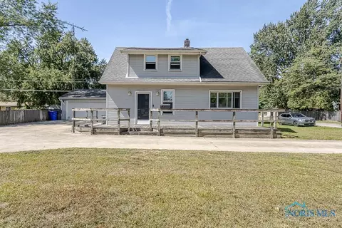 5951 Livingston Dr, Toledo, OH 43613