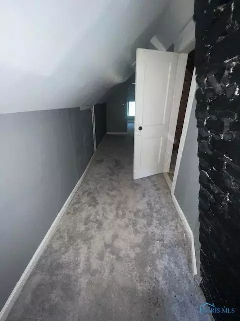 Entry Way - 323 Pulaski St, Toledo, OH 43607 photo 1 of 4