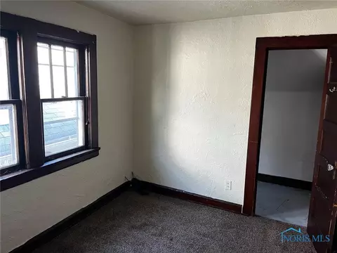 Bedroom - 1422 Tecumseh St, Toledo, OH 43607 photo 1 of 4