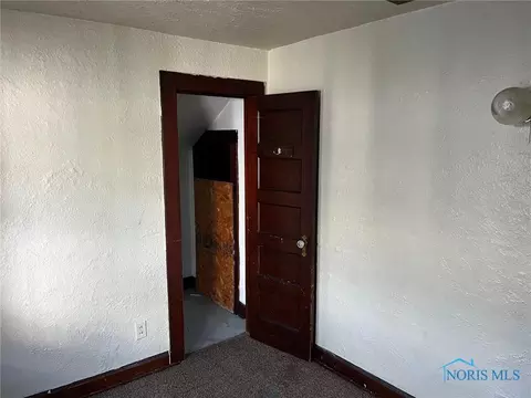 Bedroom - 1422 Tecumseh St, Toledo, OH 43607 photo 2 of 4