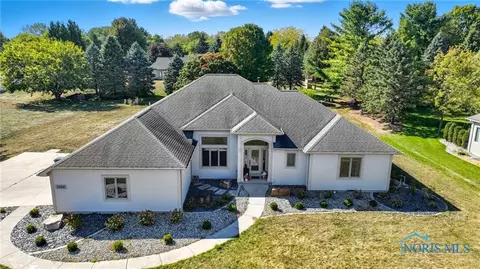 1004 Greystone Dr, Bryan, OH 43506