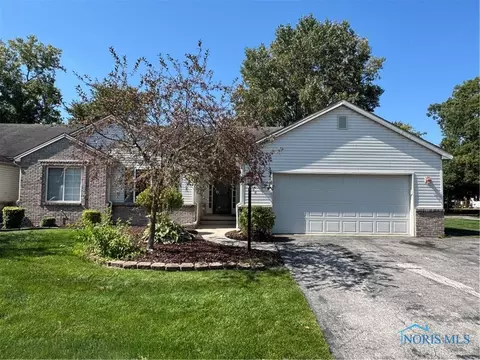 508 Crystal Lake Dr, Holland, OH 43528